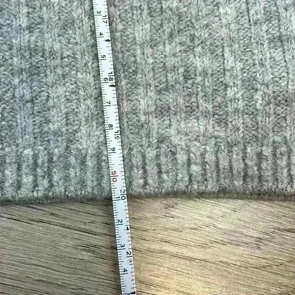 Forever 21 Grey Ribbed Turtleneck Sweater Size M - Picture 8 of 8